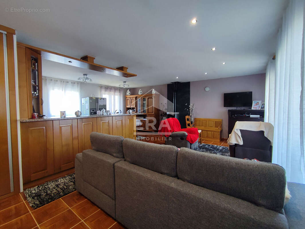 Maison à LE DESCHAUX