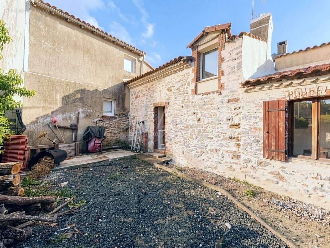 Maison de bourg en pierre - photo 4