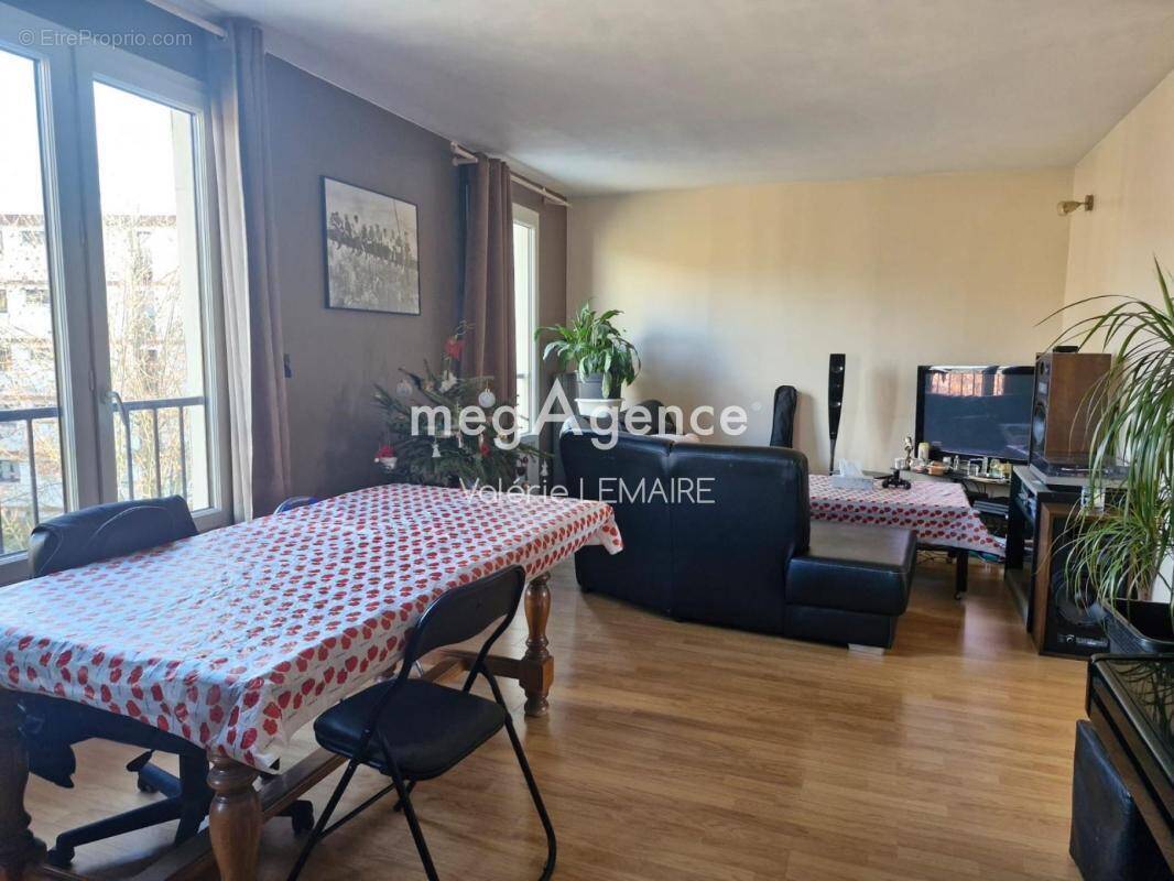 Appartement à BRIE-COMTE-ROBERT