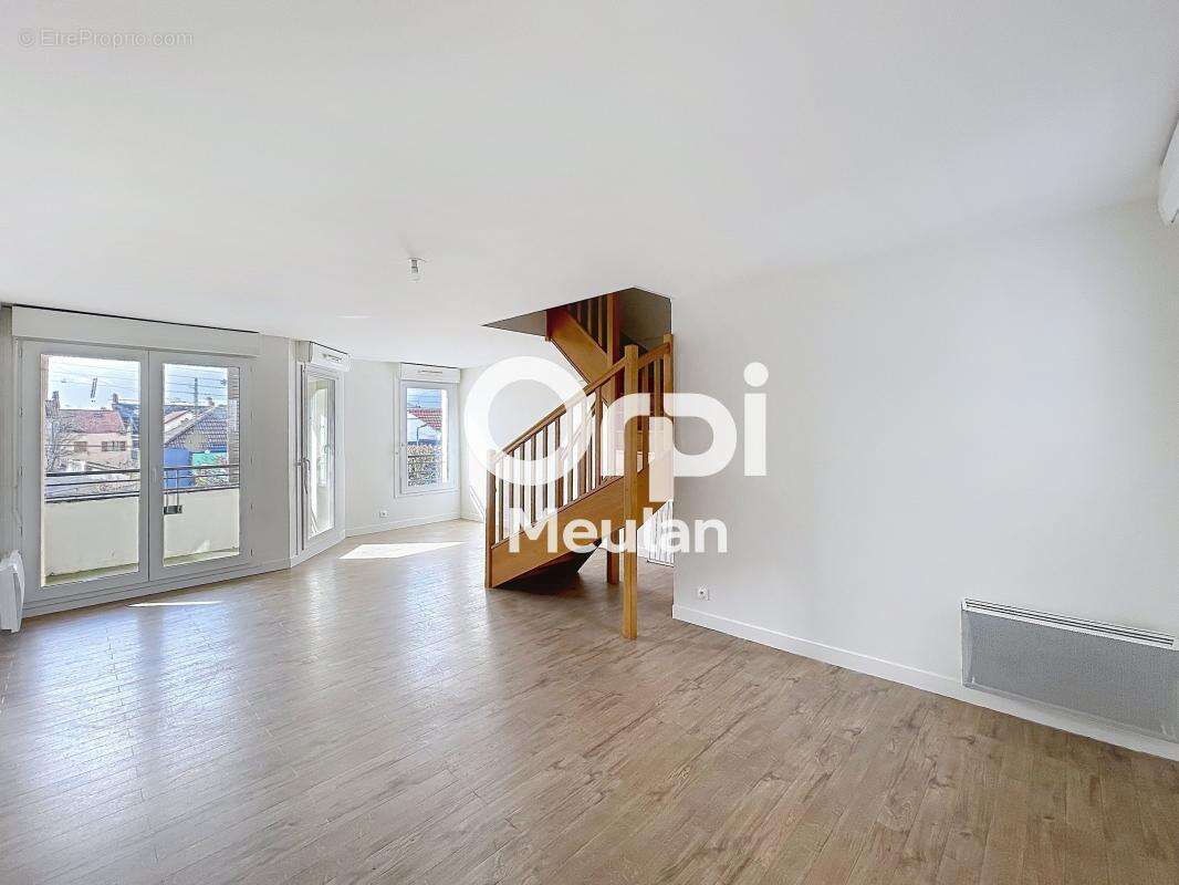 Appartement à LES MUREAUX