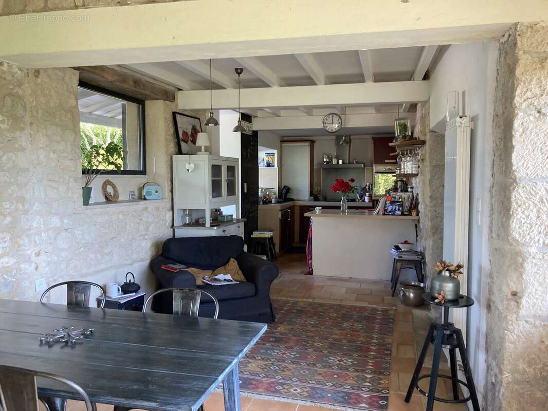 Maison à CAHUZAC-SUR-VERE