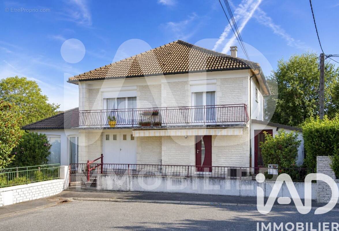 Photo 1 - Maison à SAINT-PANTALEON-DE-LARCHE