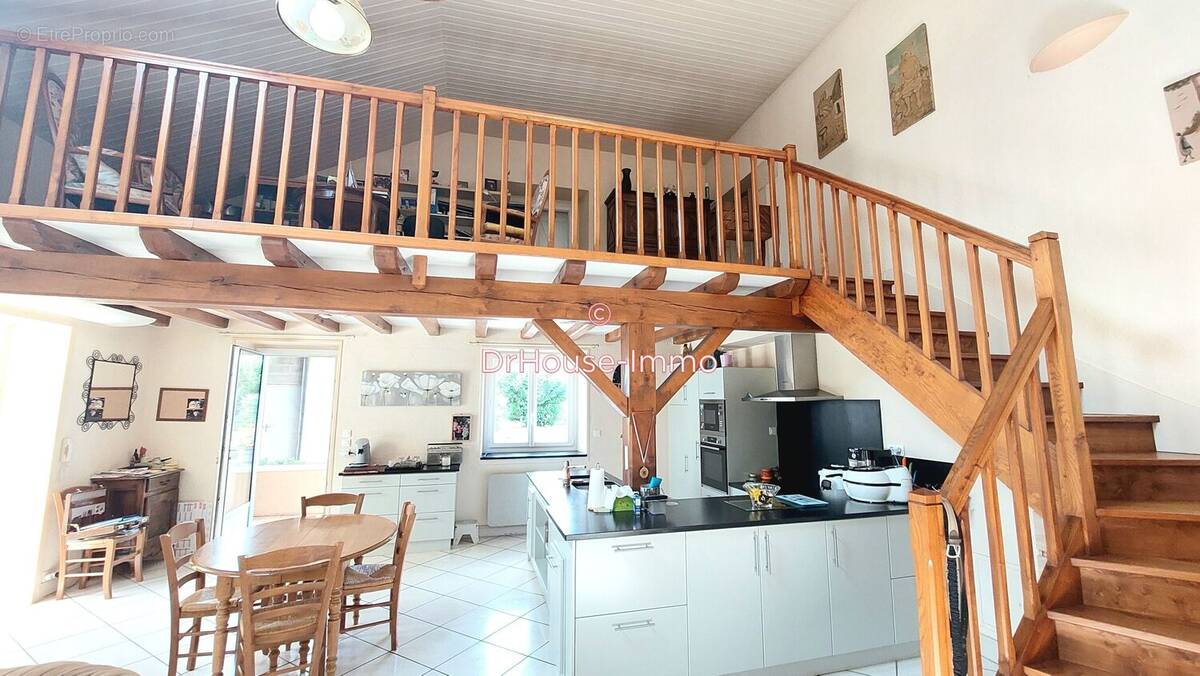 Maison à MONTAMISE