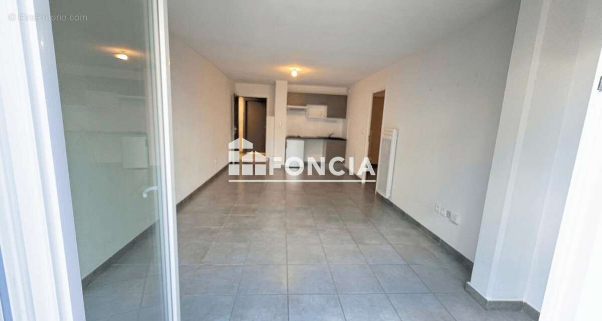 Grand t2 de 48 m2 proche de l'ormeau - photo 4