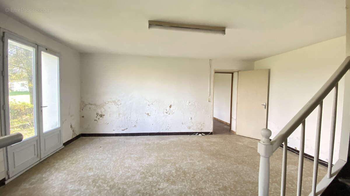 Maison à CHENAC-SAINT-SEURIN-D&#039;UZET