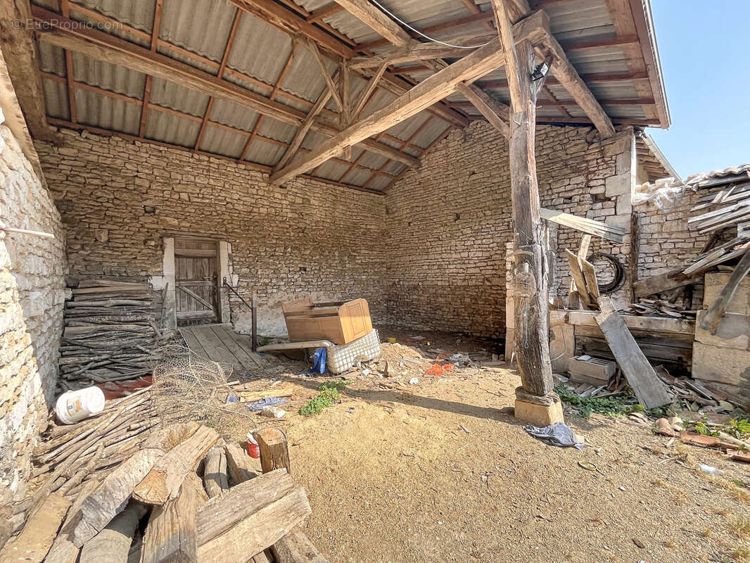 Maison de village à conforter - photo 9