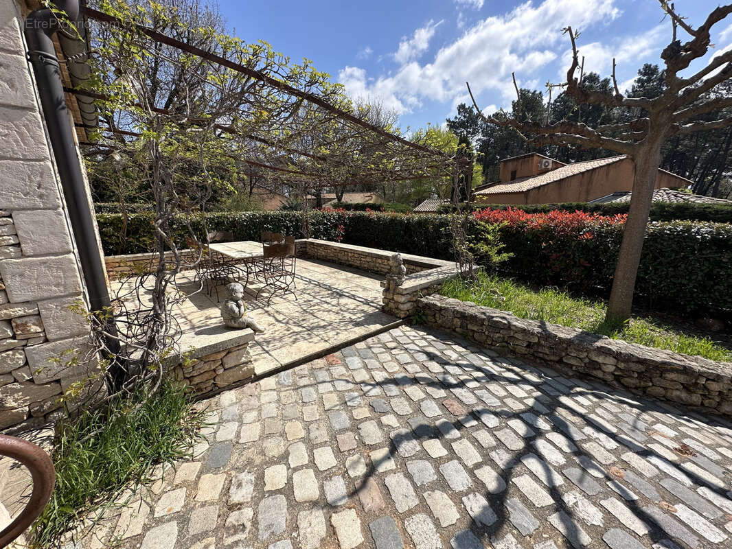 Maison à ROUSSILLON