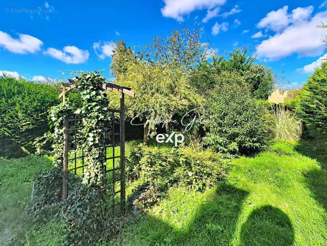 Maison à SAUVIAT-SUR-VIGE