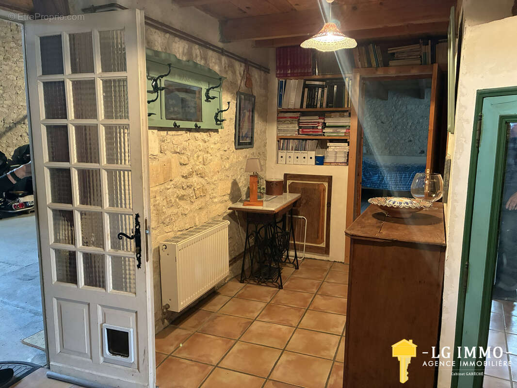 Belle maison familiale de 315 m2,  4 chambres, terrain 8000 m2, dependances - photo 23