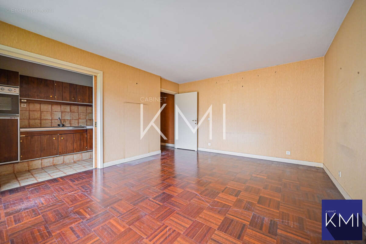 Appartement à PARIS-3E