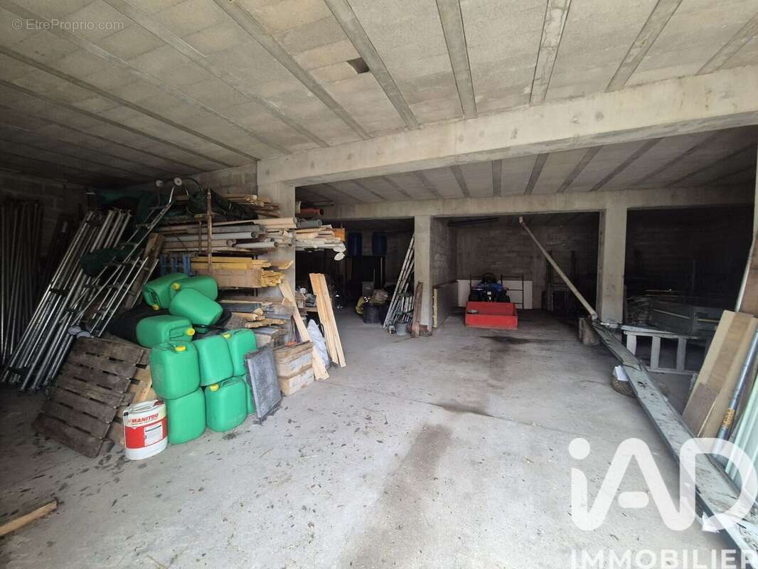 Photo 3 - Parking à LIZY-SUR-OURCQ