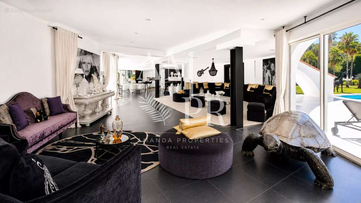 Villa de style – domaine privé fermé – sécurité 24h/24 et 7j/7 – rénovée en 2025 - photo 9