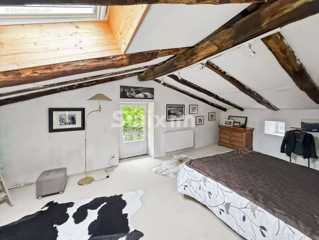 Maison à SAINT-APOLLINAIRE-DE-RIAS