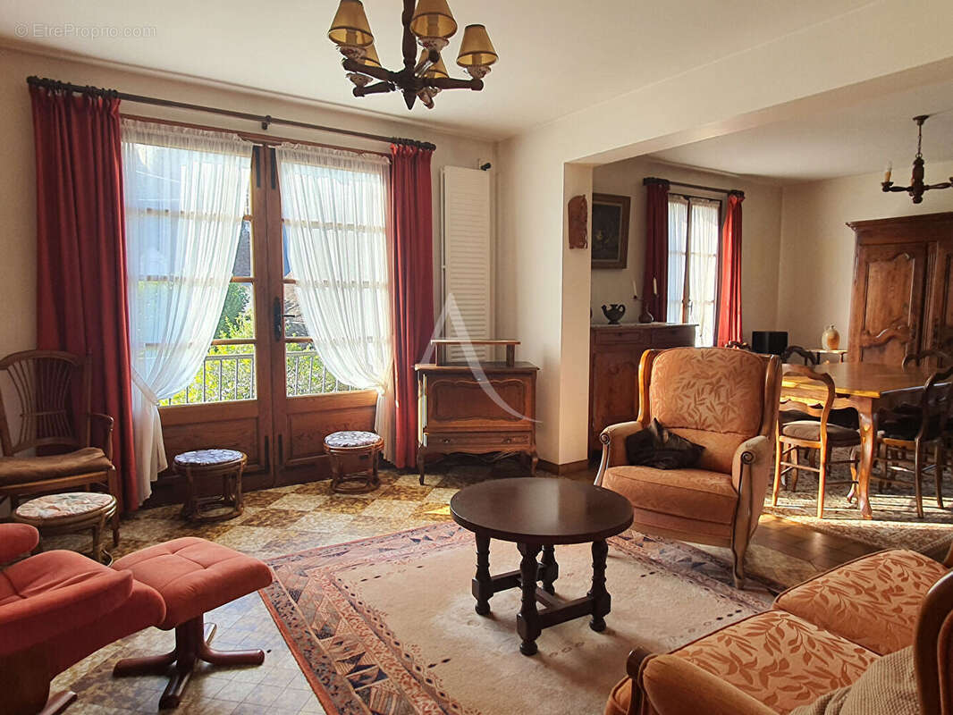 Maison à VILLENTROIS