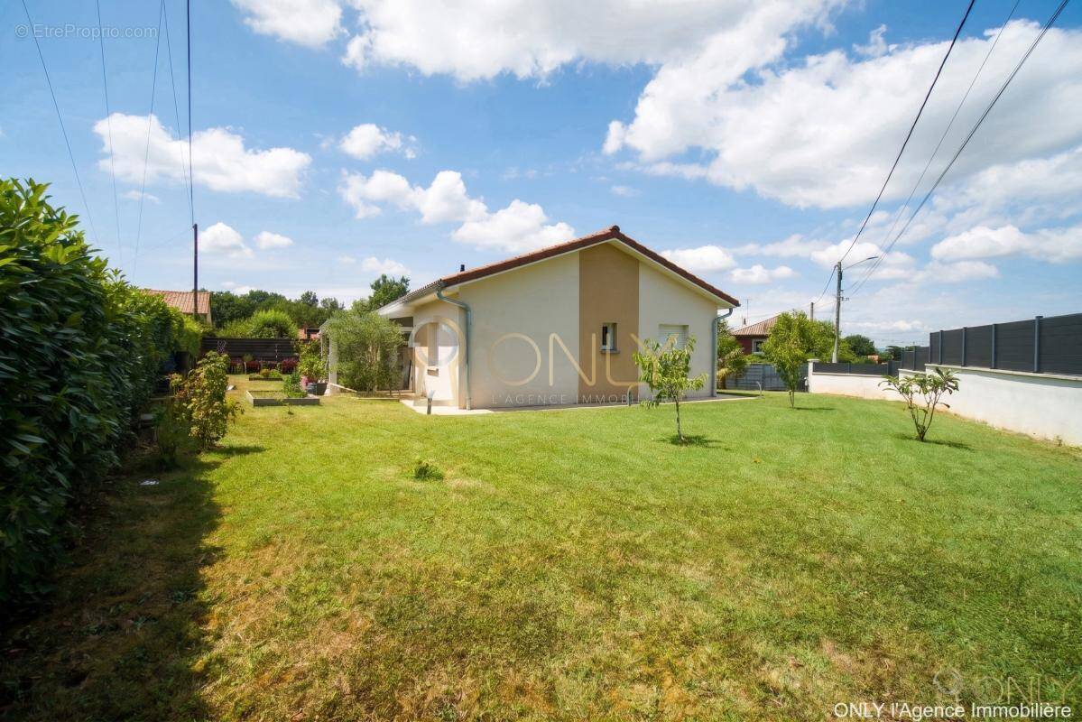 Sulignat - Maison Mitoyenne de plain-pied 110 m² à vendre - photo 1