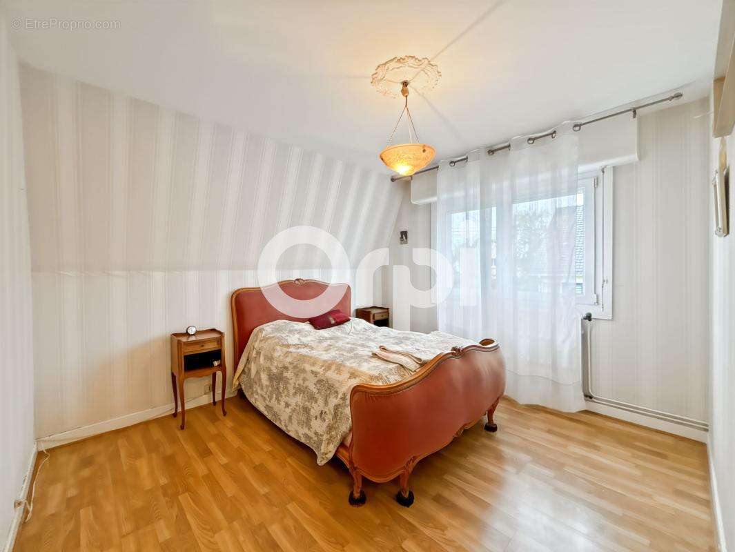 Maison à SAINT-MARTIN-BOULOGNE