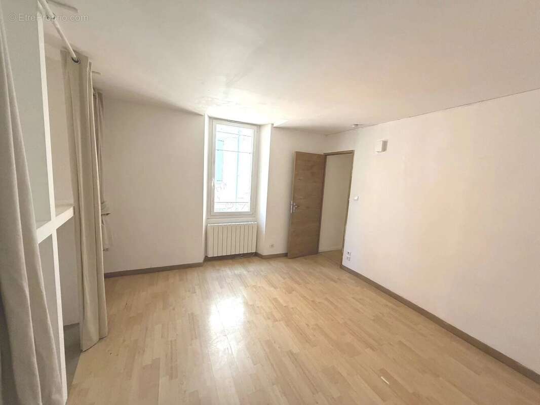 Appartement à TOURVES