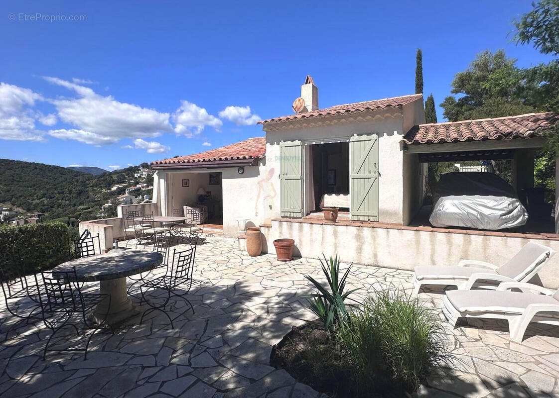 Maison à LES ISSAMBRES