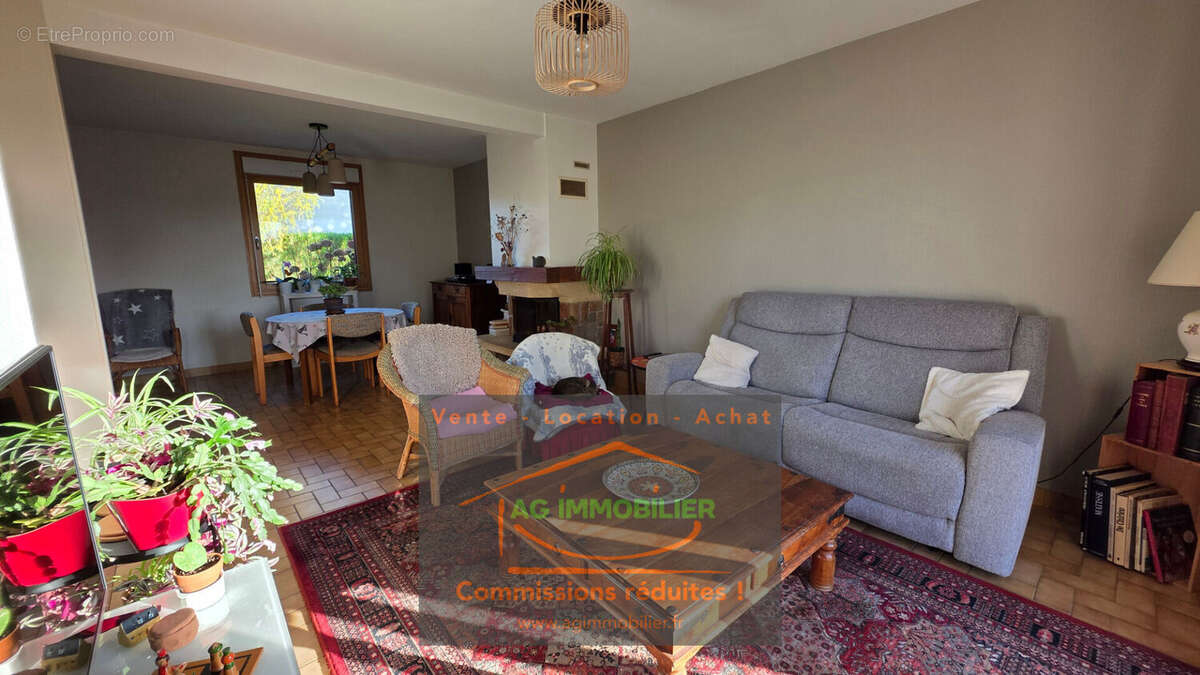 Maison à MONTGERMONT