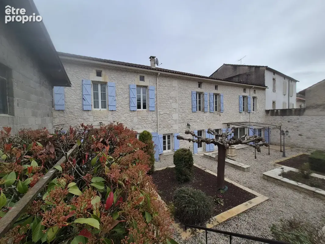 Maison à MONTAIGU-DE-QUERCY