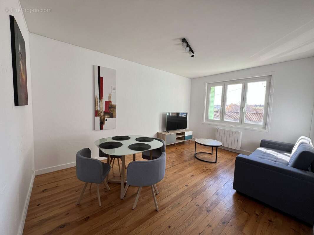 Appartement à LA MURETTE
