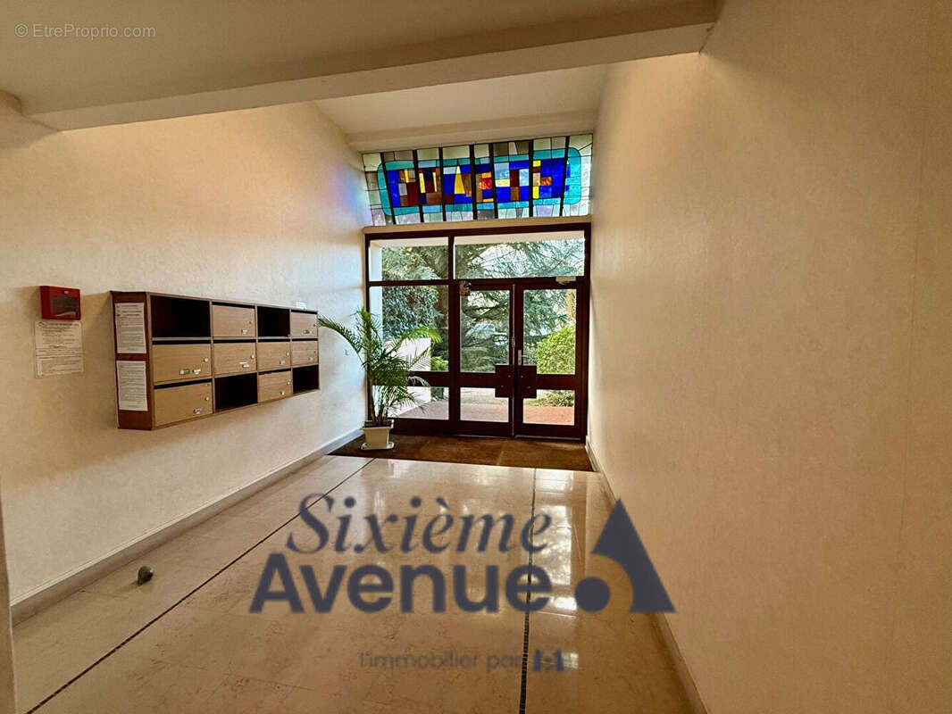 Appartement à SAINT-CYR-SUR-LOIRE