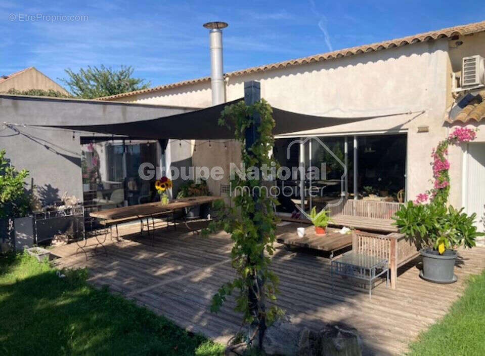 Maison à SAINT-LAURENT-D'AIGOUZE