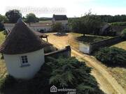 Proche du pigeonnier, entrée par un portail électrique sur la cour fermée. - Maison à ORCHES