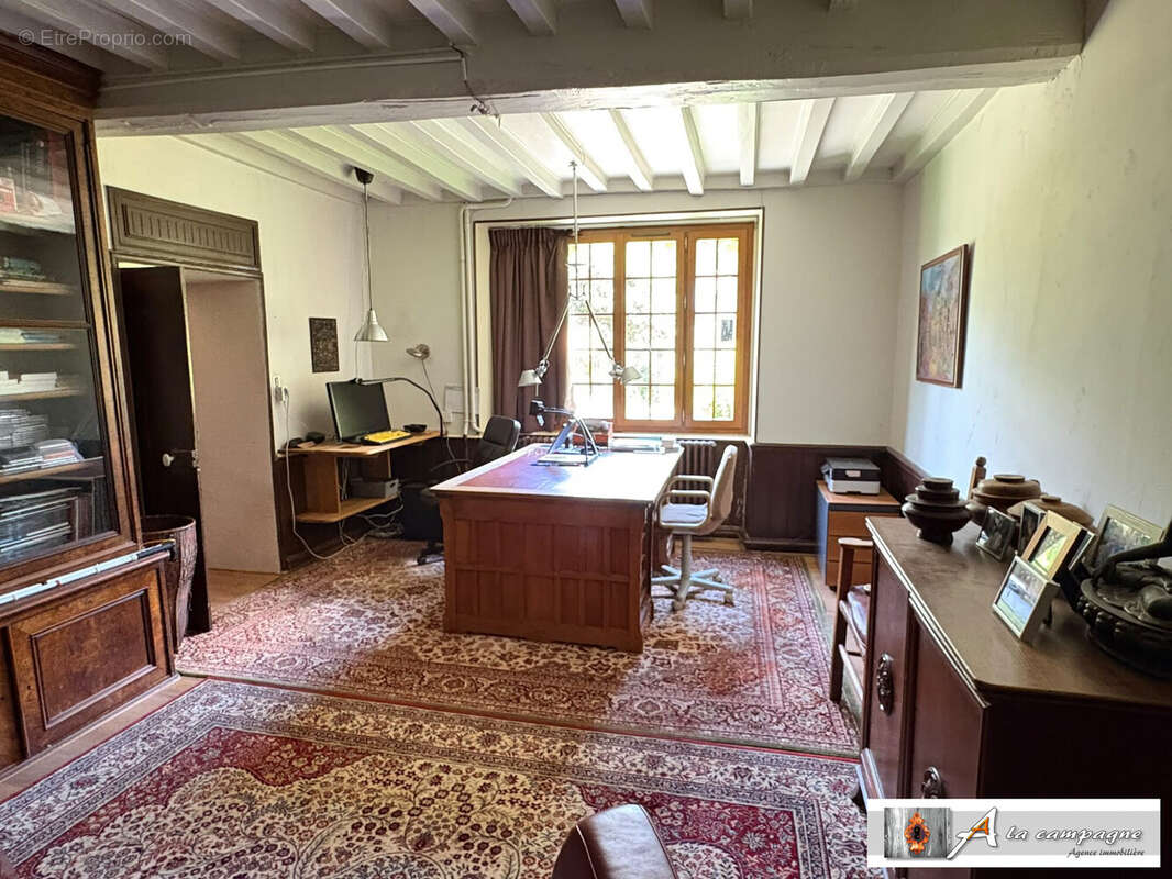 Maison 244 m² à Saint-Maurice-Pres-Pionsat  - photo 9