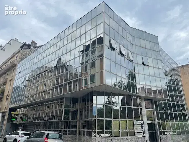 A vendre - Plateau de bureaux d'une surface de 319,04 m² - photo 2