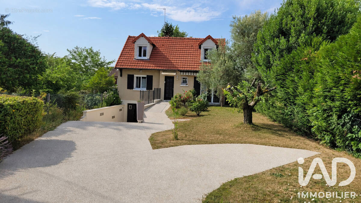 Photo 1 - Maison à LE MEE-SUR-SEINE