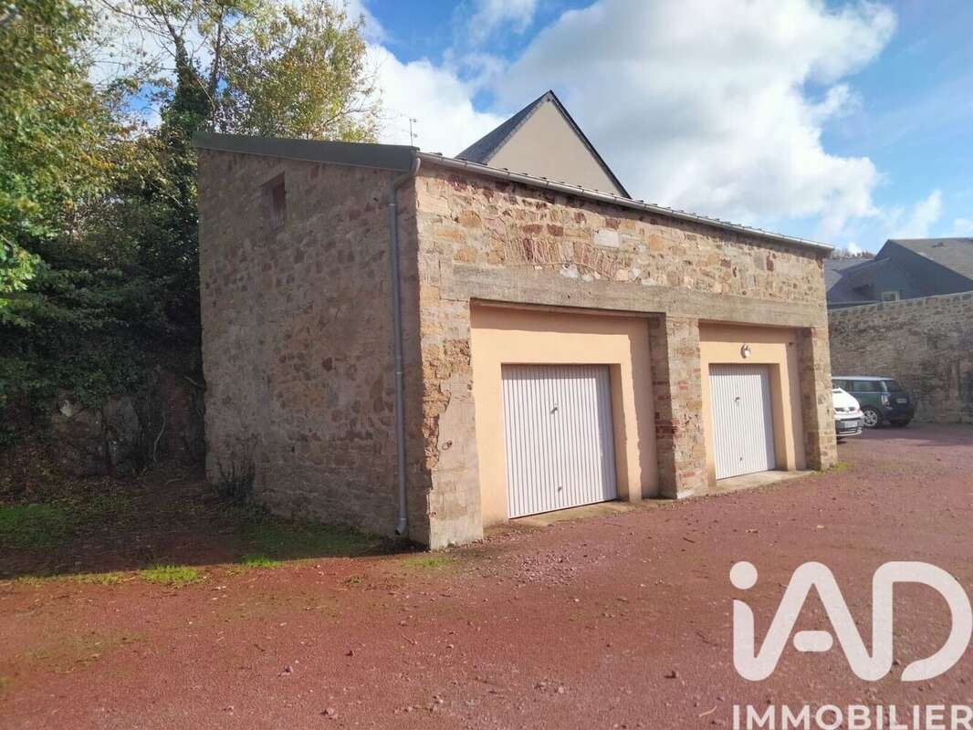 Photo 3 - Parking à COUTANCES