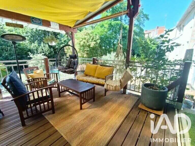 Maison 223 m² à Saint-Yorre  - photo 3