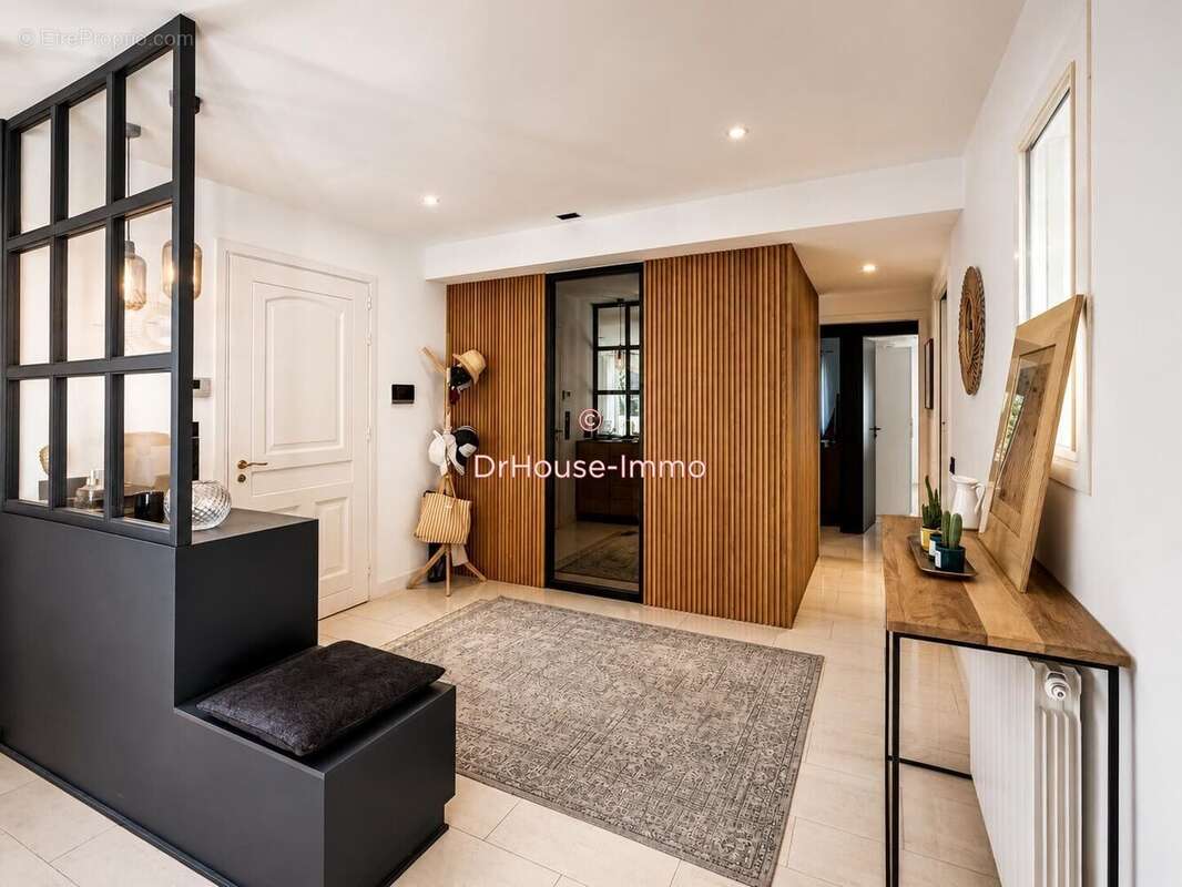 Maison 205 m² à Mouans-Sartoux  - photo 27
