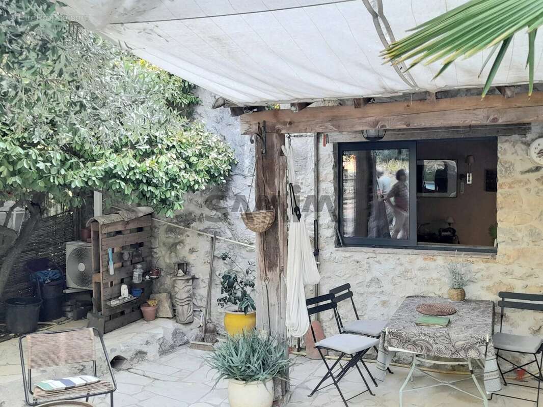 A vendre  - maison de village authentique  renovee  et jardi - photo 11