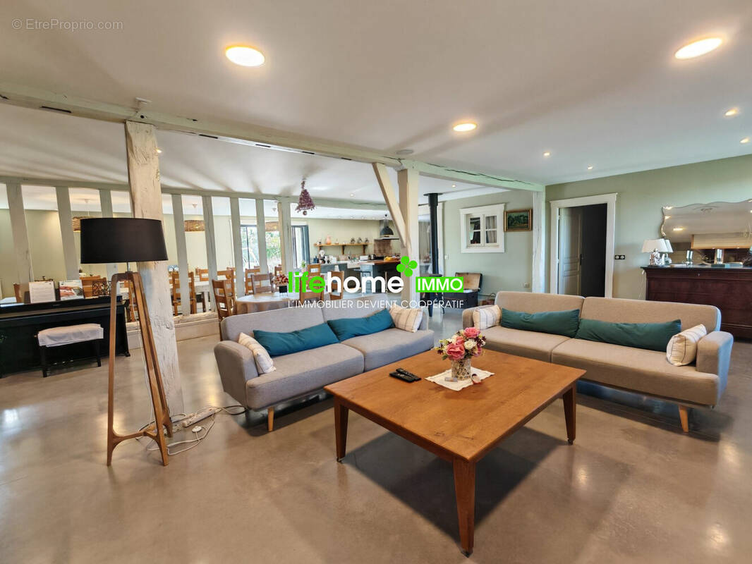 Maison à MONTIPOURET