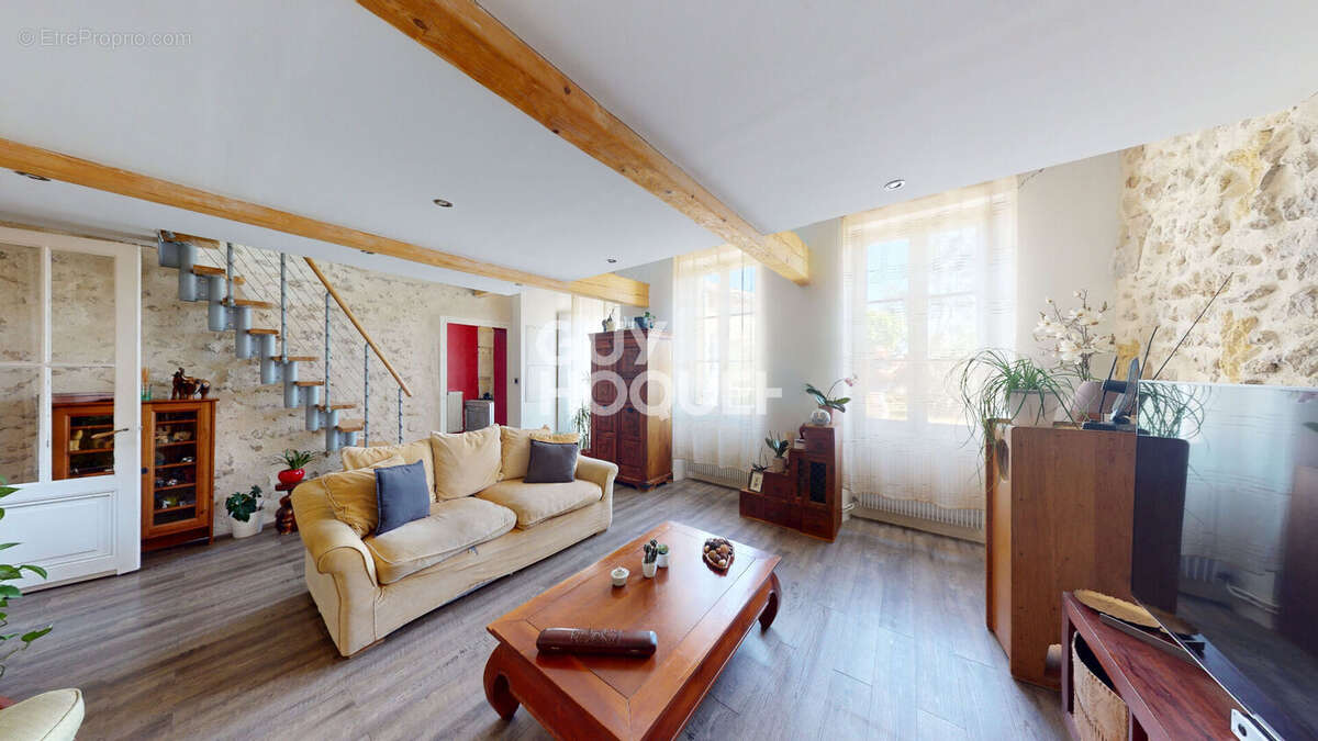 Maison à CASTRES-GIRONDE