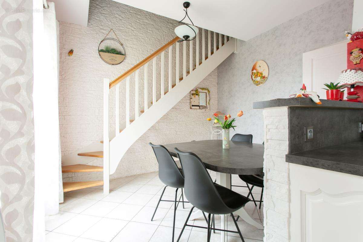 Maison à MESANGER