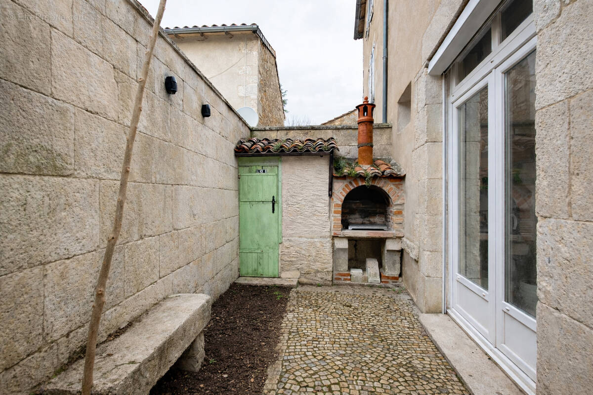 Maison à LA ROCHEFOUCAULD