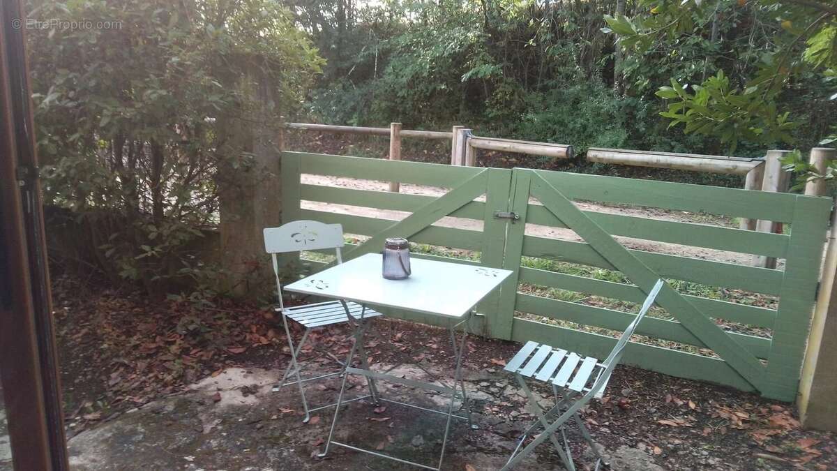 Maison à SAINTE-COLOMBE-SUR-L'HERS