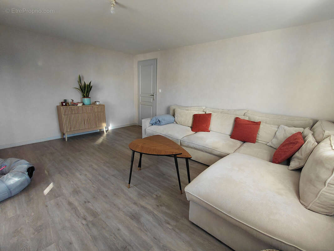 Appartement à GILLEY