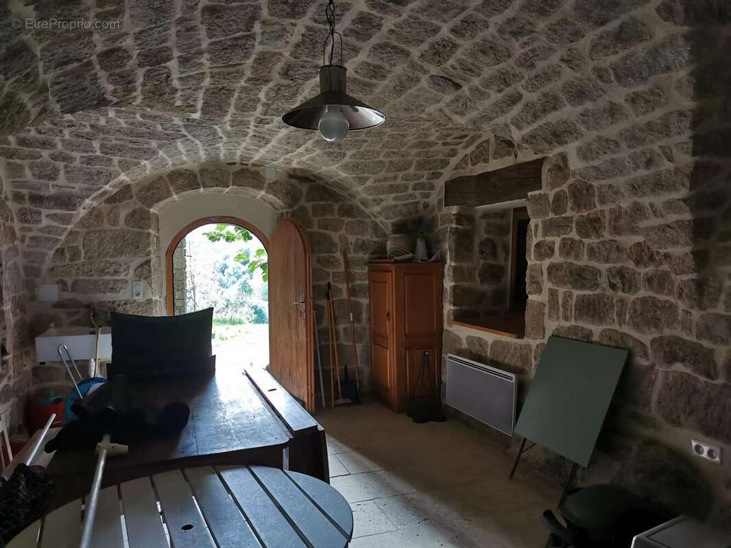   - Maison à ANTRAIGUES-SUR-VOLANE