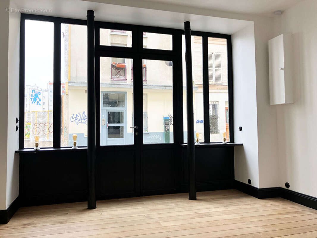 Commerce à PARIS-18E