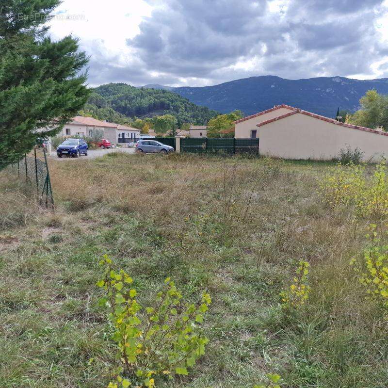 Terrain à BUIS-LES-BARONNIES