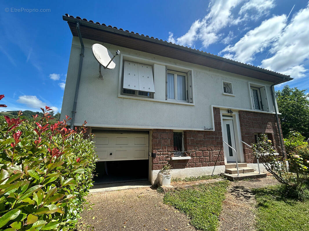 Maison à DECAZEVILLE
