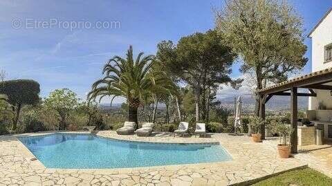 Maison à MOUGINS