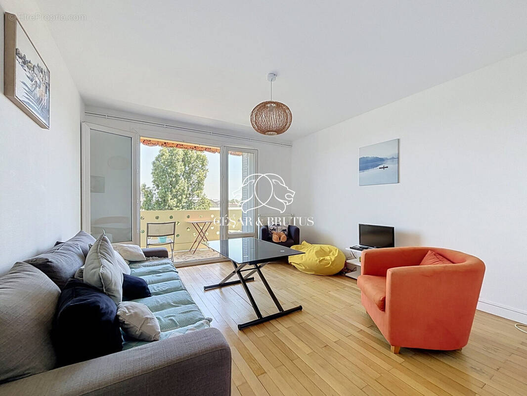 Appartement à OULLINS