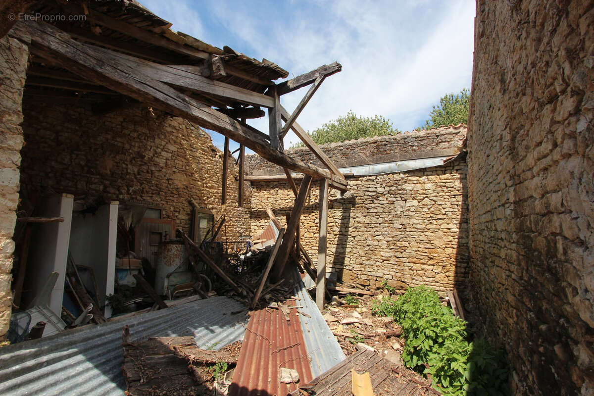 Maison avec jardin à rénover en exclusivité - photo 5
