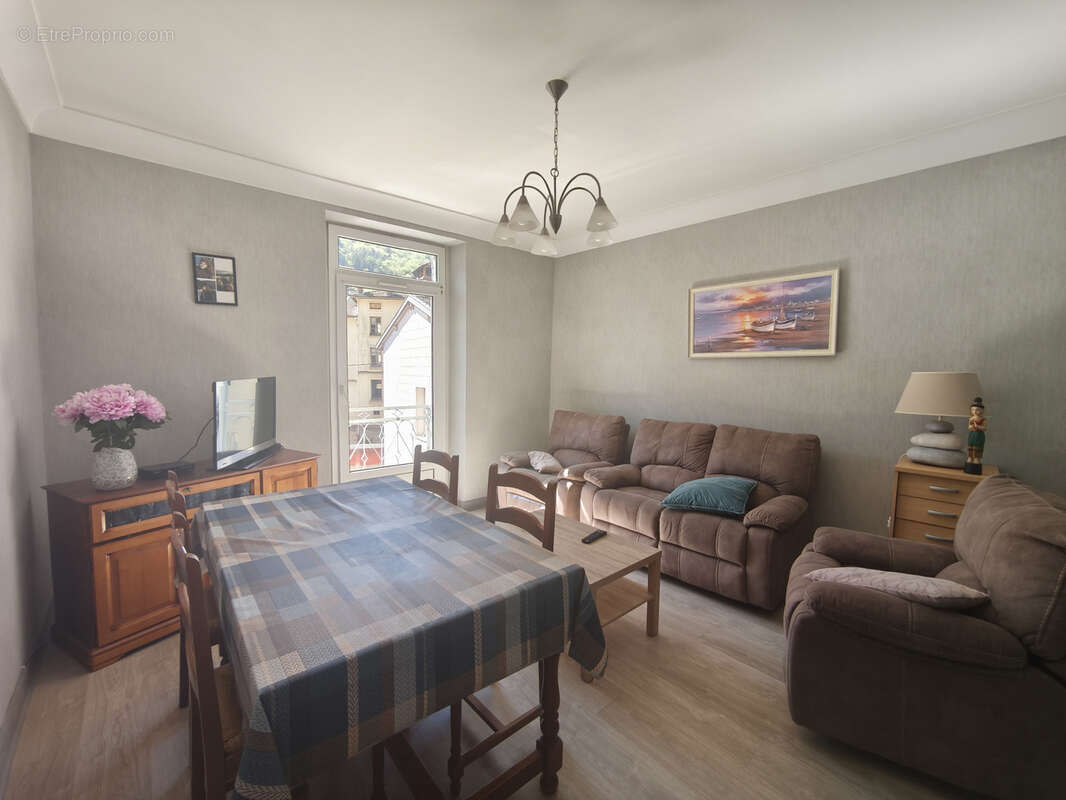 Appartement à TENAY