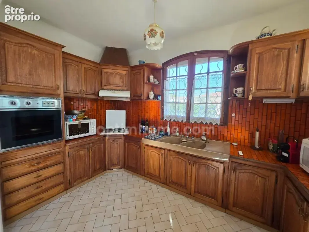 Martigues saint-jean – maison plain-pied 127,50 m² – terrain 1 170 m² – 3 chambres – garage – cave à vin - photo 5